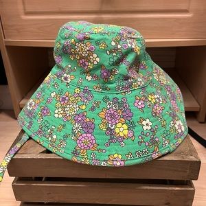 URBAN OUTFITTERS BUCKET SUN HAT